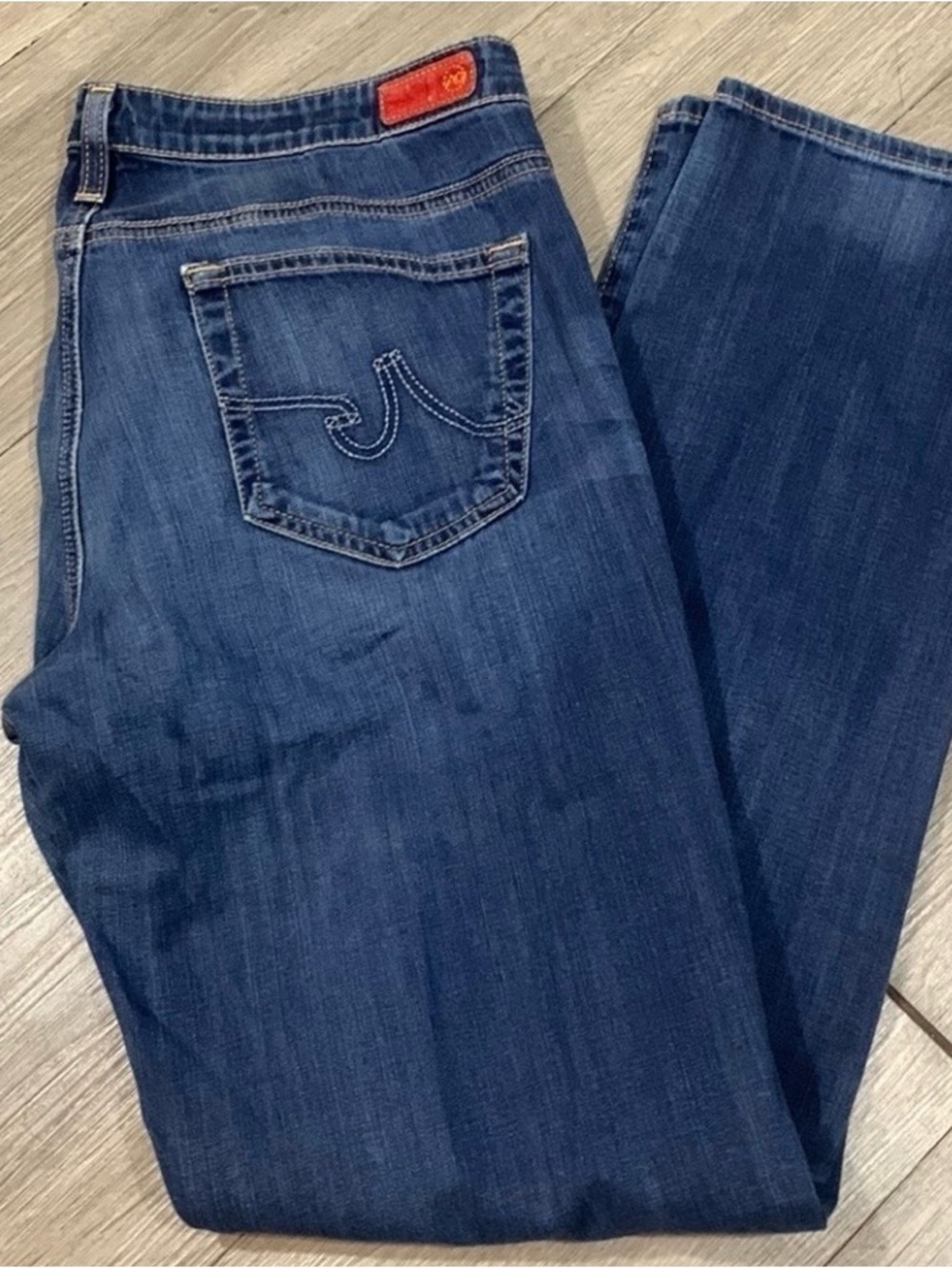 AG Adriano Goldschmied
"the Stevie" Slim Straight
Stretch Medium Wash
Jeans
